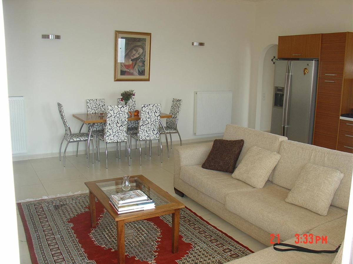 Verga First Floor Apartment Luaran gambar