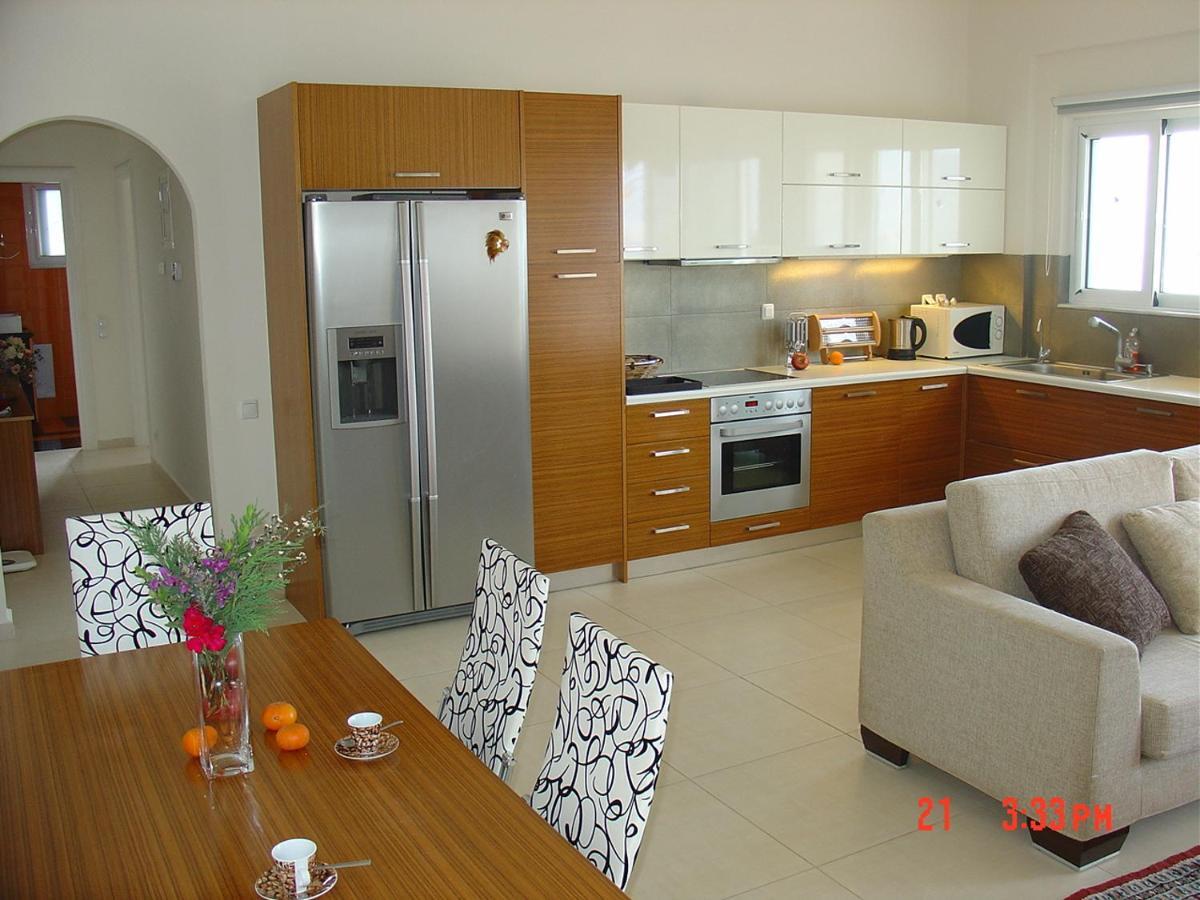Verga First Floor Apartment Luaran gambar